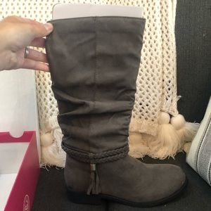 Brand new grey boots